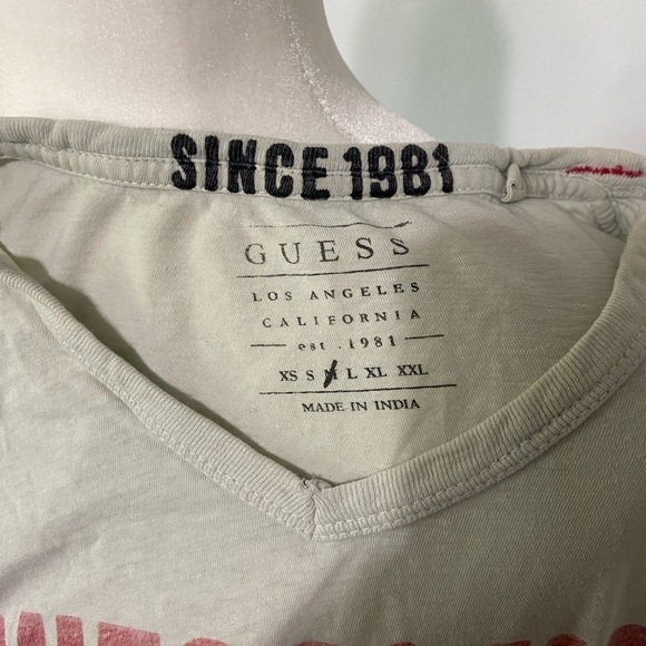 Guess vintage size M v neck graphic tee EUC - Picture 7 of 7